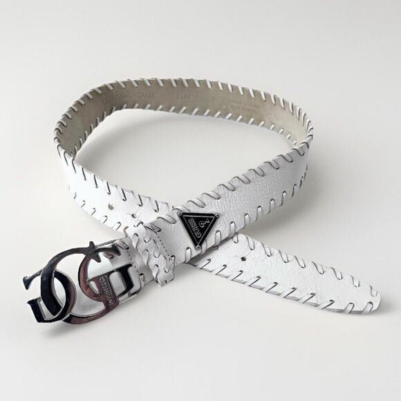 GUESS Vintage White Leather Stitched 1.5" Wide Hook Belt Womens Small - Picture 1 of 7